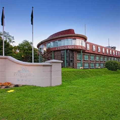 Cheap hotels in Londonderry with rooms from £32 .